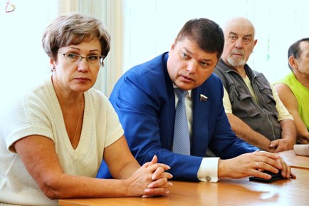 Сенатор Дмитрий Василенко посетил отрадненскую межрайонную организацию Всероссийского общества слепых