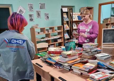 В Ленинградской области библиотеки пополнились новыми детскими книгами.